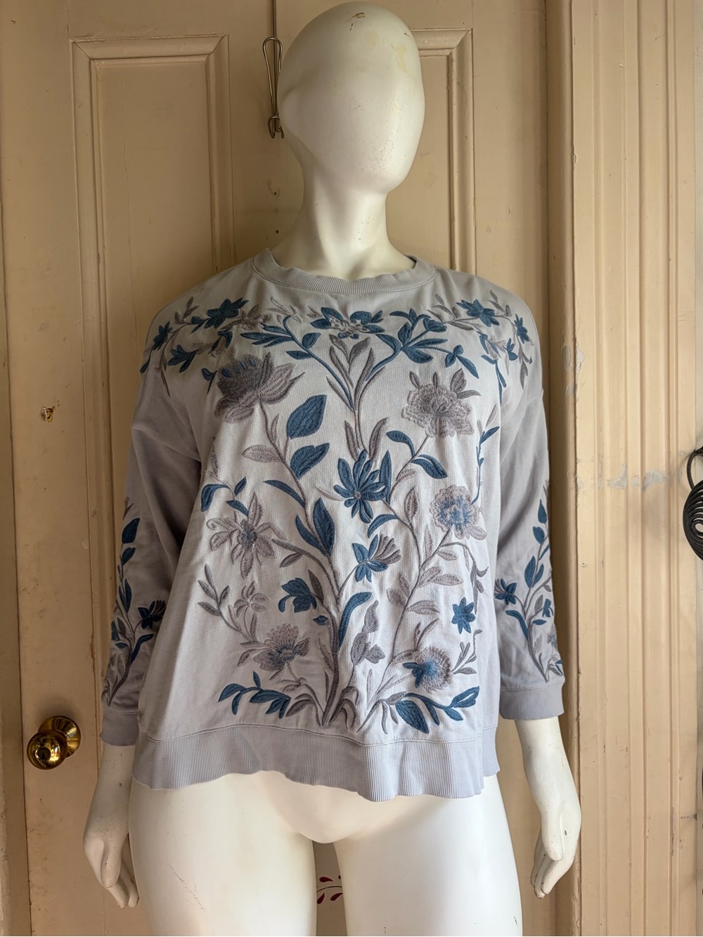 J. Jill Light Gray Sweatshirt with Blue Floral Embroidery